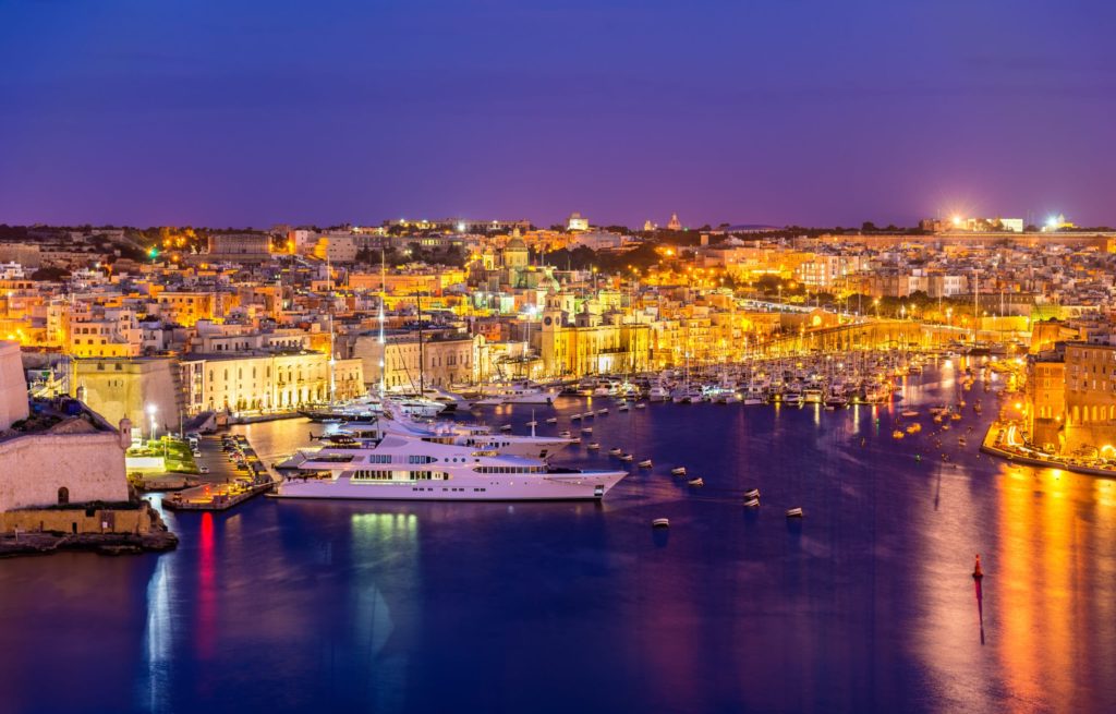 Grand harbour by night